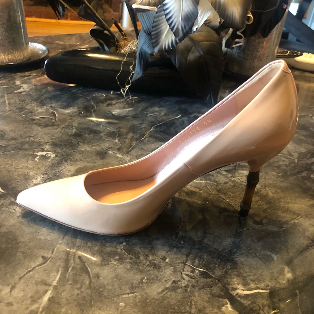 Gucci patent nude point toe bamboo heels 38